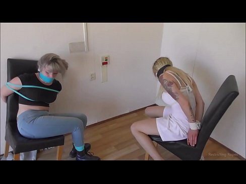 ❤️ Závislá / svázaná a s roubíkem / dáma v nesnázích ☑ Šukání video u nás ️❤